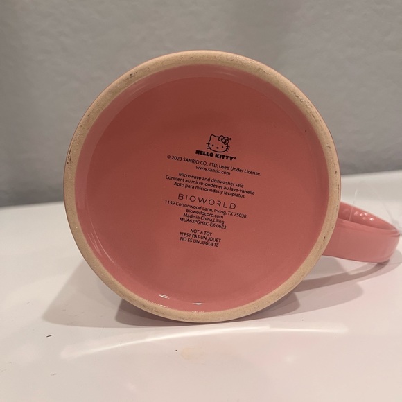 Hello Kitty Heart Mug - Picture 3 of 3